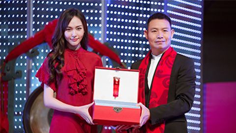 中国美正当红，俄罗斯贵宾会A股上市，引领新时代